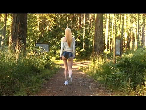 ❤️ Lijepa žena se kreće polako, a ne goli video ❤ Seks video na hr.sexflashgame.ru ❤